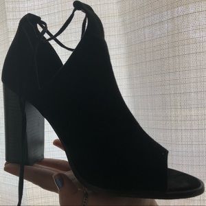Black Peep-toe heels